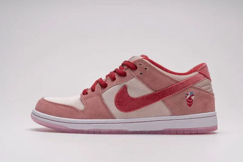Nike SB Dunk Low "StrangeLove"