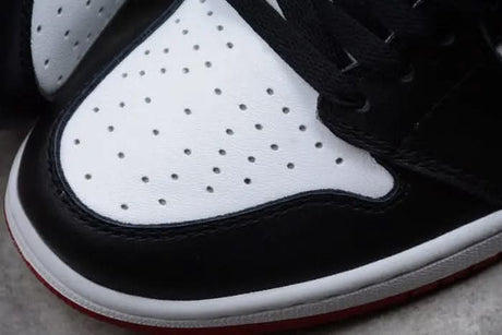 Jordan 1 High "Black Toe"